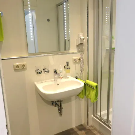 Weiss, Sandra Weiss 公寓 福森