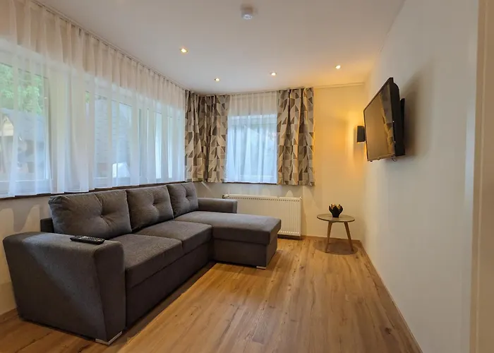 Weiss, Sandra Weiss * Füssen