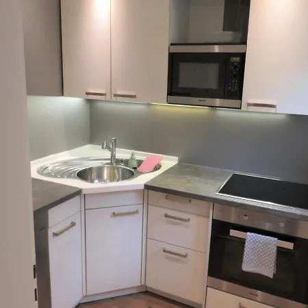 Appartement Weiss, Sandra Weiss *