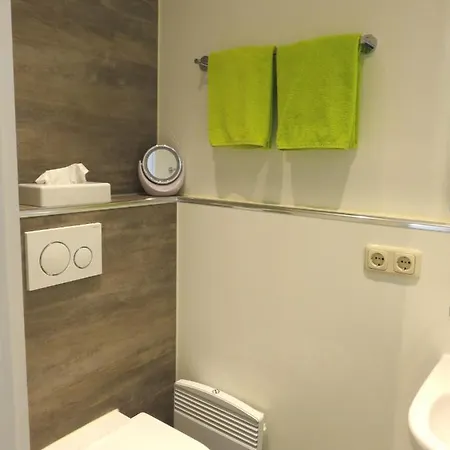 Appartement Weiss, Sandra Weiss *