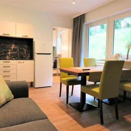 Apartment Weiss, Sandra Weiss *