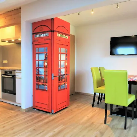 Weiss, Sandra Weiss Apartment *