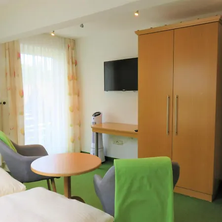 Weiss, Sandra Weiss * Füssen