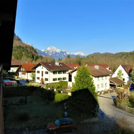 Appartement Weiss, Sandra Weiss *
