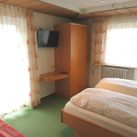 Weiss, Sandra Weiss Appartement *