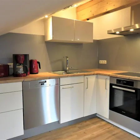 Appartement Weiss, Sandra Weiss *