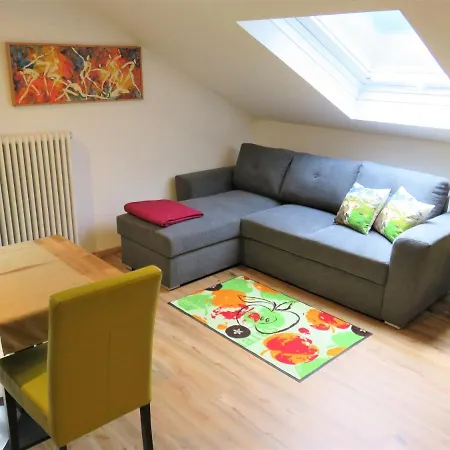 Weiss, Sandra Weiss Apartment