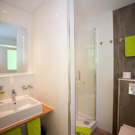 Appartement Weiss, Sandra Weiss *