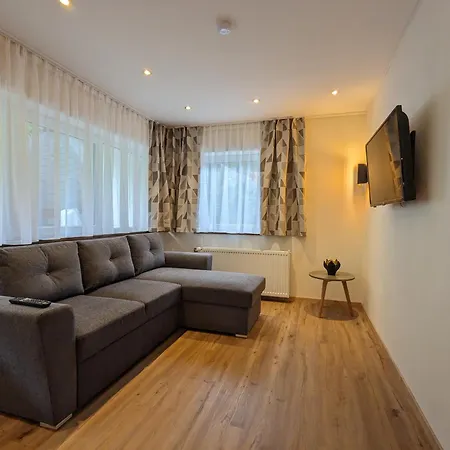 Weiss, Sandra Weiss * Füssen