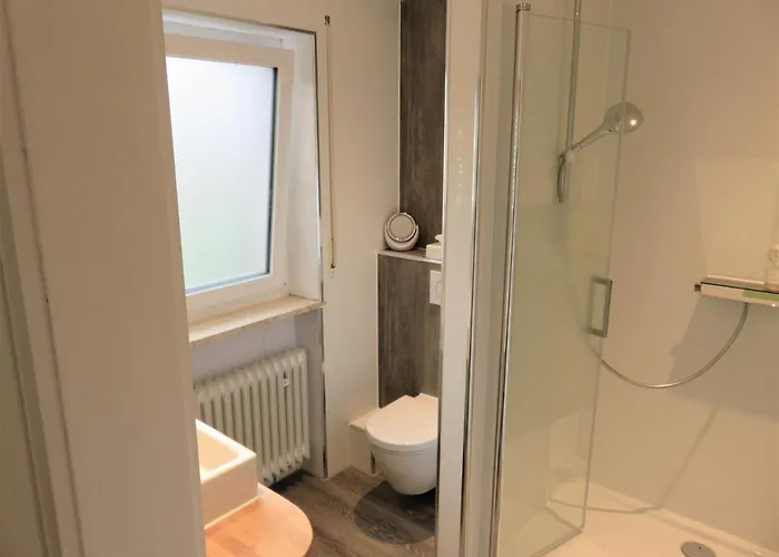 Weiss, Sandra Weiss Apartment *