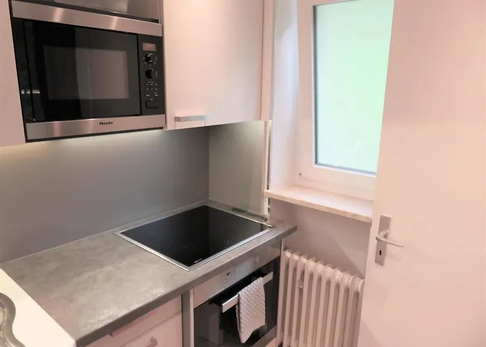 Weiss, Sandra Weiss Apartment *