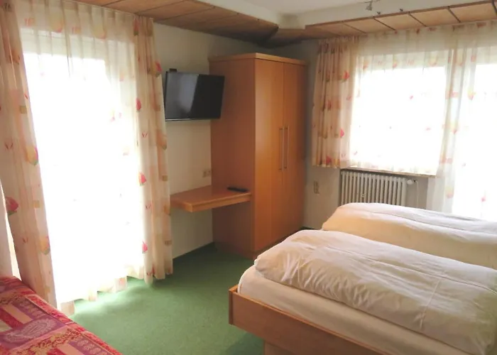 Weiss, Sandra Weiss Apartment *