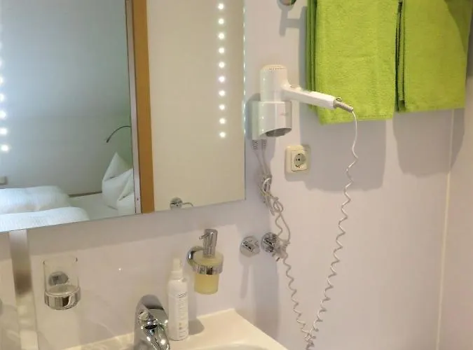 Weiss, Sandra Weiss Fussen