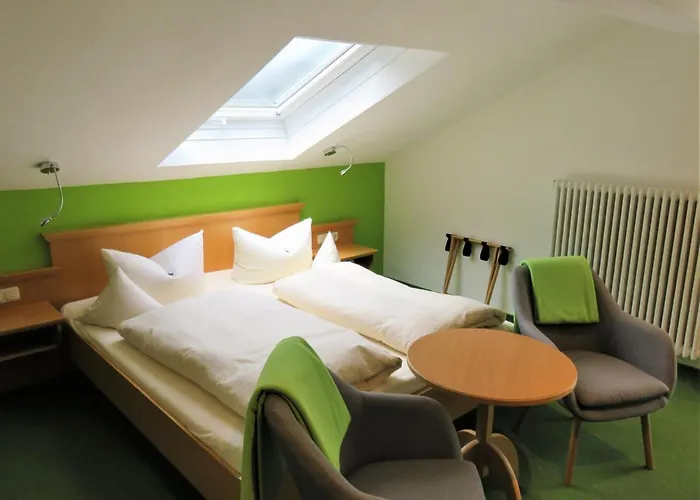 Weiss, Sandra Weiss Apartment *