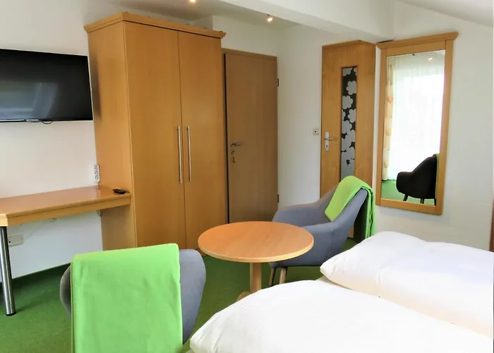 Weiss, Sandra Weiss Apartment