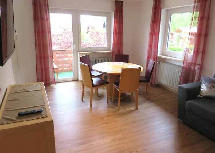 Apartment Weiss, Sandra Weiss *