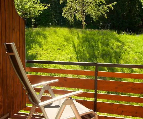 Apartment Weiss, Sandra Weiss