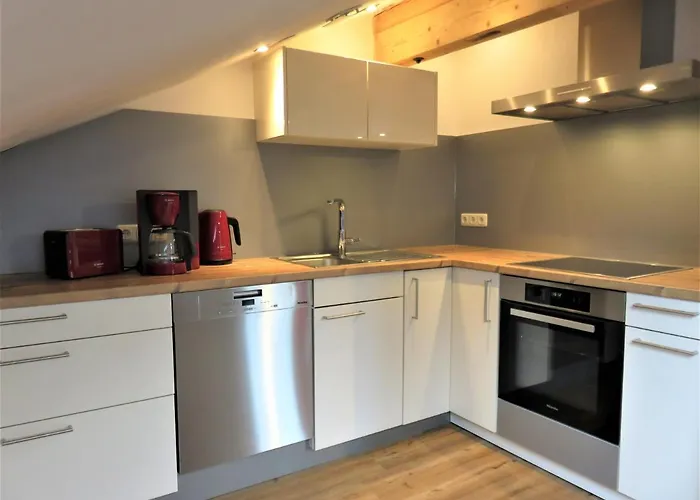 Διαμέρισμα Weiss, Sandra Weiss *