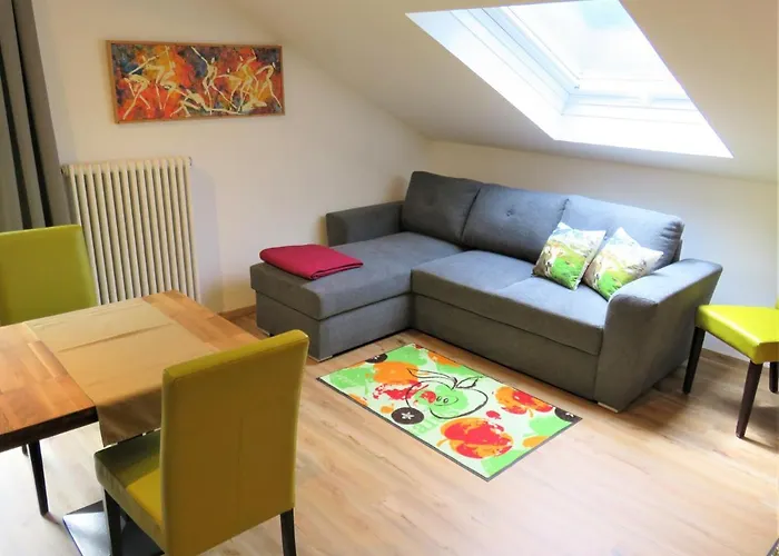 Weiss, Sandra Weiss Apartment