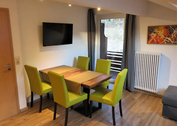 Weiss, Sandra Weiss Fussen